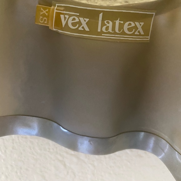 VEX CLOTHING XS CROP TOP - Picture 4 of 8